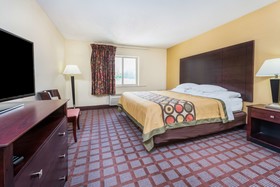 Super 8 by Wyndham Bloomington