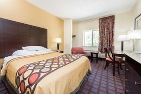 Super 8 by Wyndham Bloomington