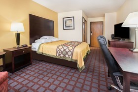 Super 8 by Wyndham Bloomington
