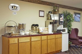 Super 8 by Wyndham Brownsburg