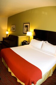 Holiday Inn Express Hotel & Suites Indianapolis North - Carmel