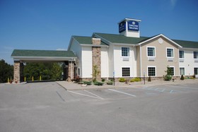 Cobblestone Hotel & Suites - Charlestown