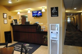 Cobblestone Hotel & Suites - Charlestown