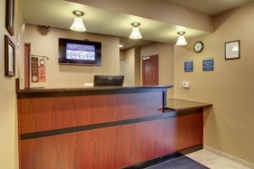 Cobblestone Hotel & Suites - Charlestown