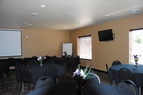 Cobblestone Hotel & Suites - Charlestown