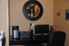 Cobblestone Hotel & Suites - Charlestown