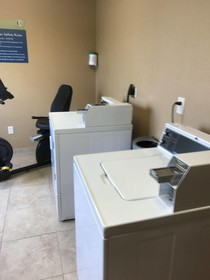 Cobblestone Hotel & Suites - Charlestown