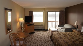 WaterBird Lakeside Inn