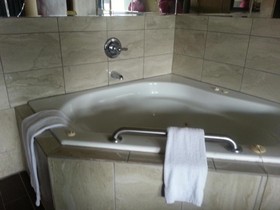 Americas Best Inns-Clarksville