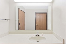 Super 8 by Wyndham Cloverdale