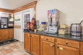 Days Inn by Wyndham Columbus IN