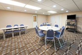Days Inn by Wyndham Columbus IN