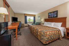 Days Inn by Wyndham Columbus IN