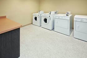 La Quinta Inn & Suites by Wyndham Columbus - Edinburgh
