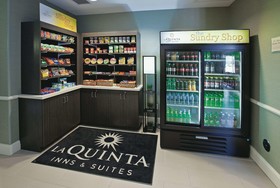 La Quinta Inn & Suites by Wyndham Columbus - Edinburgh