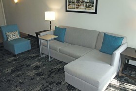 La Quinta Inn & Suites by Wyndham Columbus - Edinburgh