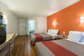 Motel 6 Dale