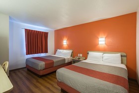 Motel 6 Dale