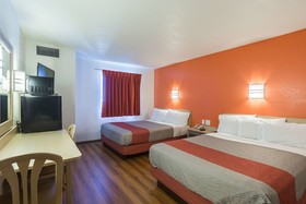 Motel 6 Dale