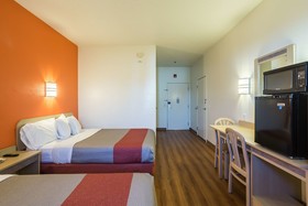 Motel 6 Dale