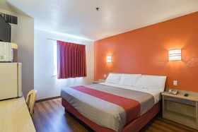 Motel 6 Dale