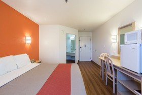 Motel 6 Dale