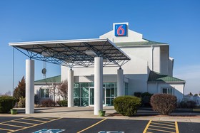 Motel 6 Dale