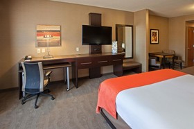 Holiday Inn Express & Suites Columbus Edinburgh