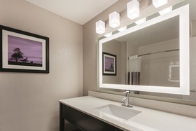 La Quinta Inn & Suites by Wyndham Elkhart