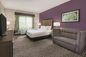 La Quinta Inn & Suites by Wyndham Elkhart