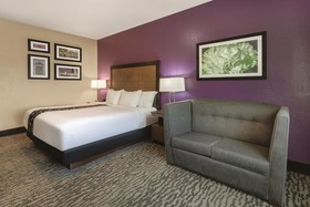 La Quinta Inn & Suites by Wyndham Elkhart
