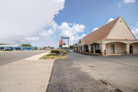 Hotel O Daylight Inn Elkhart I-90, IN