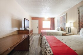 Hotel O Daylight Inn Elkhart I-90, IN