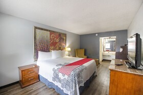 Hotel O Daylight Inn Elkhart I-90, IN