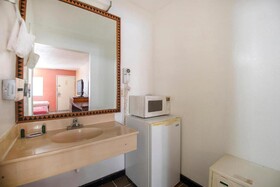 Hotel O Daylight Inn Elkhart I-90, IN