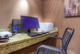 Comfort Inn & Suites Evansville Airport
