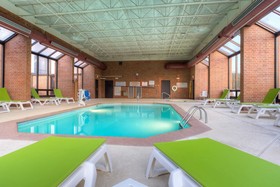 Comfort Inn & Suites Evansville Airport