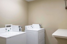 Comfort Inn East