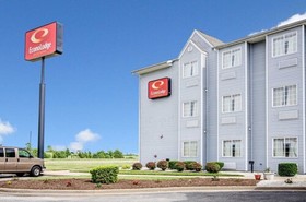 Econo Lodge Inn & Suites