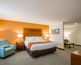 Red Roof Inn & Suites Ferdinand