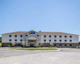 Red Roof Inn & Suites Ferdinand
