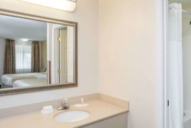 Days Inn by Wyndham Fort Wayne