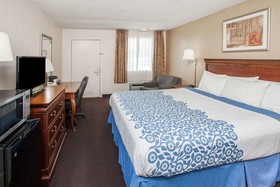 Days Inn by Wyndham Fort Wayne