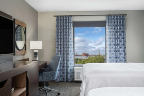 Hampton Inn & Suites Fort Wayne Downtown