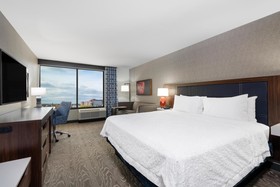 Hampton Inn & Suites Fort Wayne Downtown