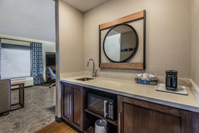 Hampton Inn & Suites Fort Wayne Downtown