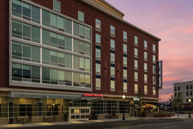 Hampton Inn & Suites Fort Wayne Downtown