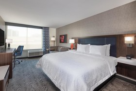 Hampton Inn & Suites Fort Wayne Downtown