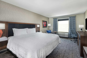 Hampton Inn & Suites Fort Wayne Downtown