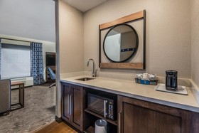 Hampton Inn & Suites Fort Wayne Downtown